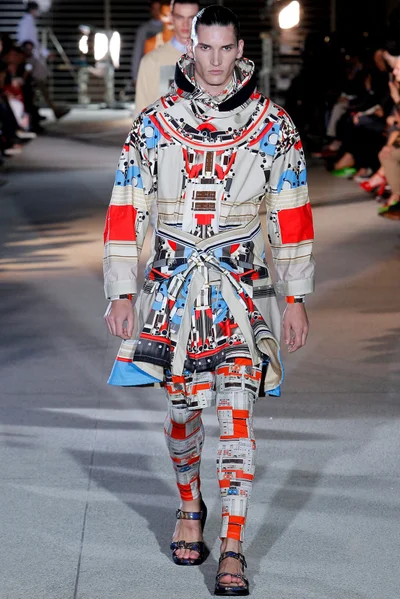 Look 3